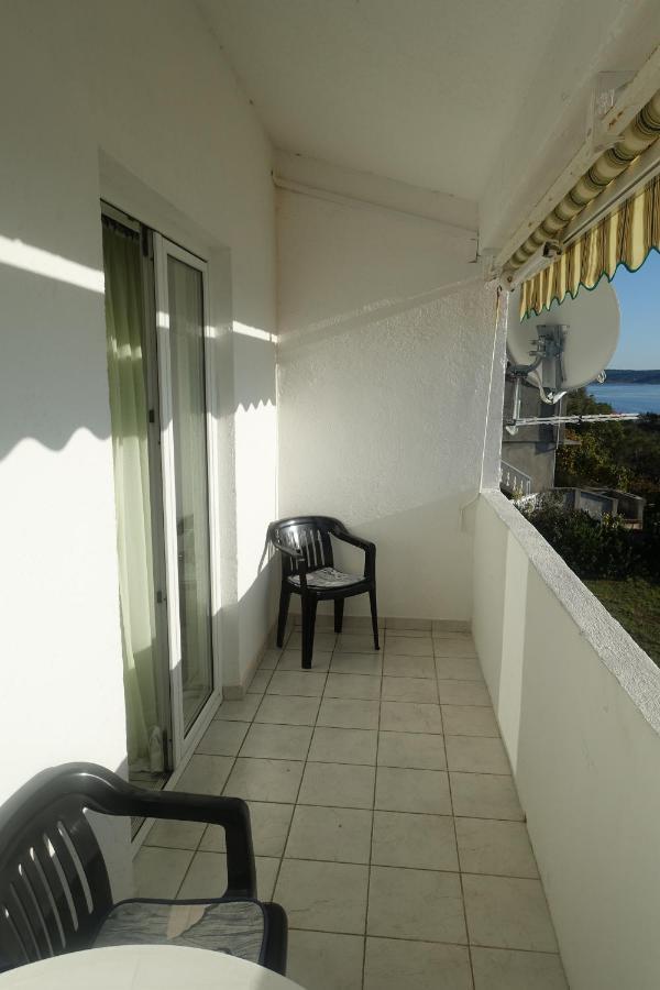 Apartments Galeb Rtina Bagian luar foto