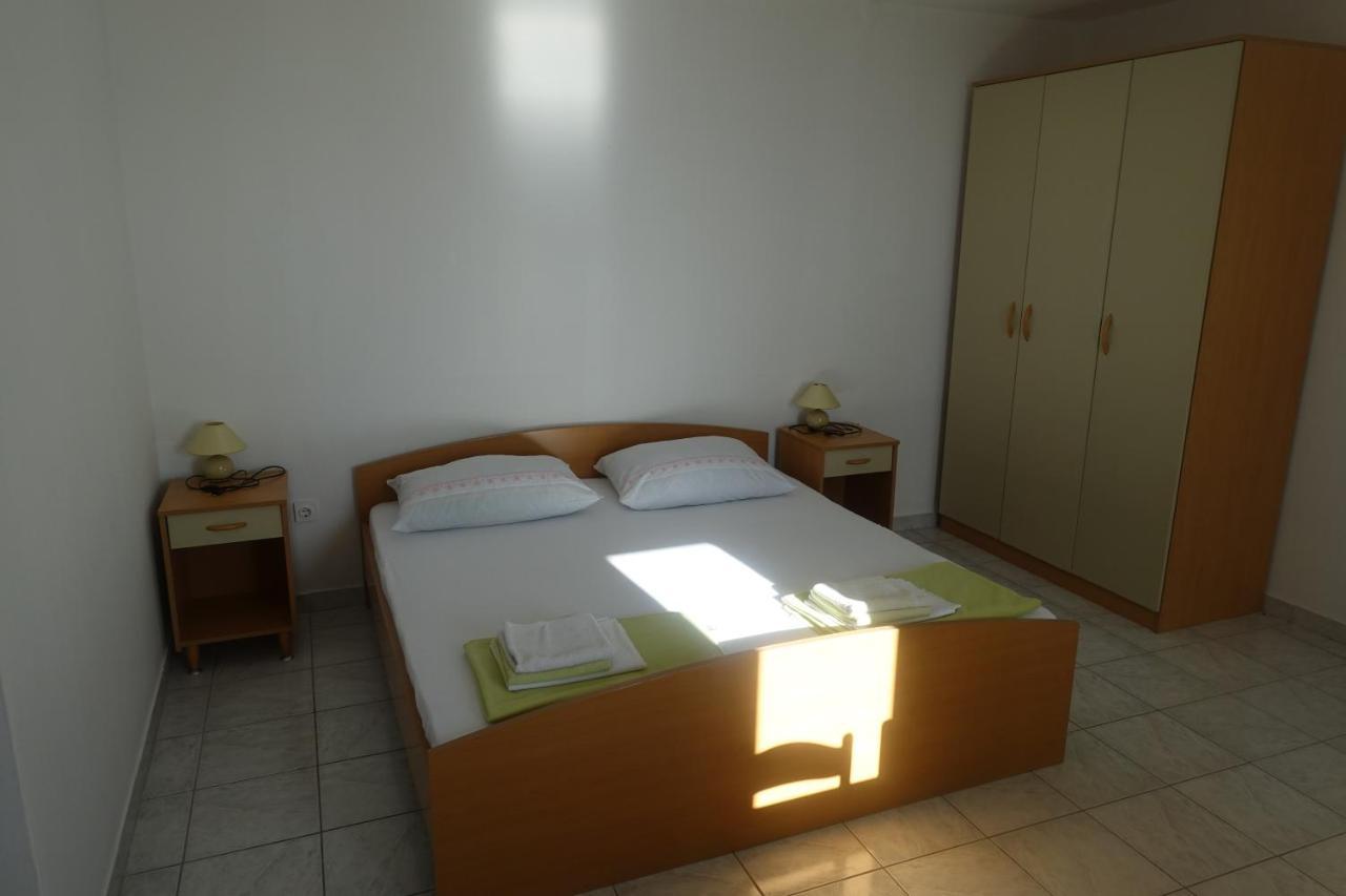 Apartments Galeb Rtina Bagian luar foto