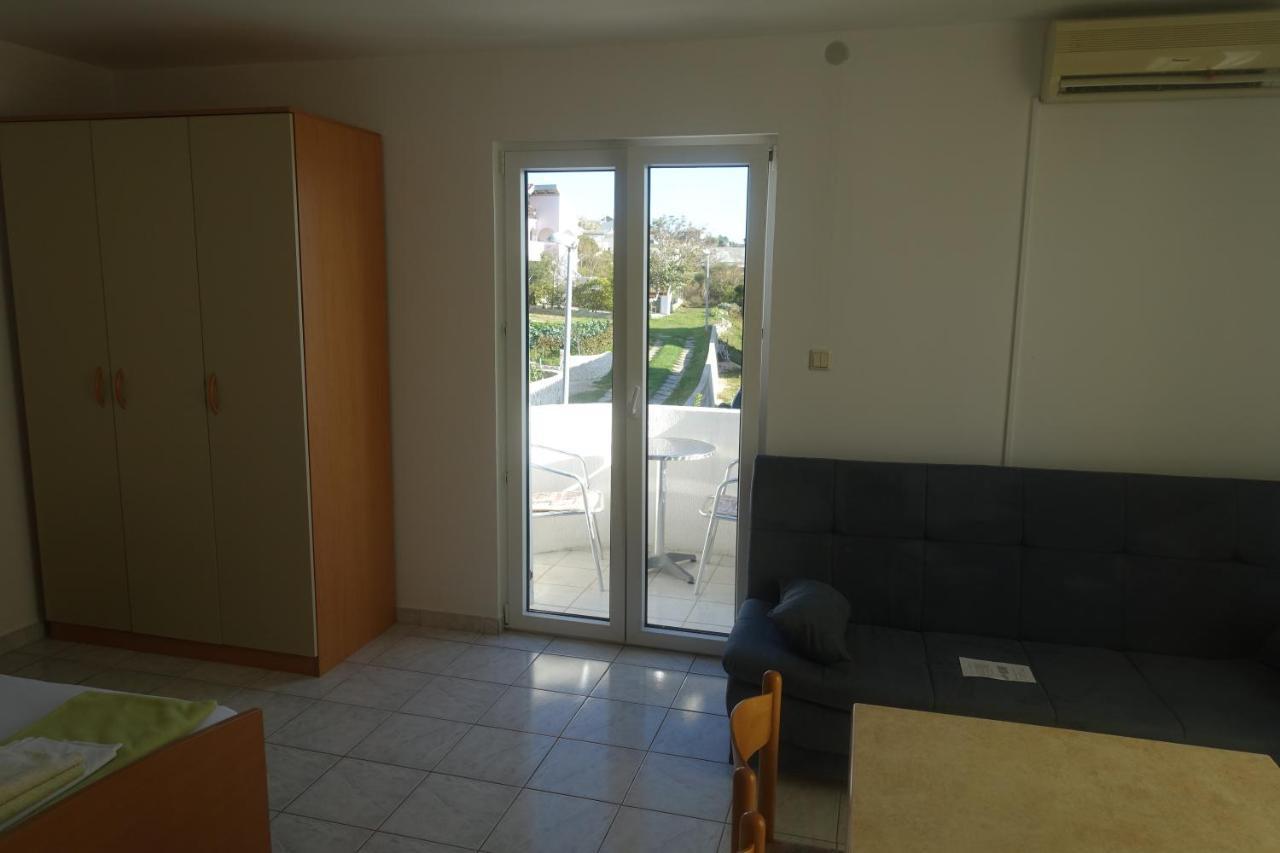 Apartments Galeb Rtina Bagian luar foto