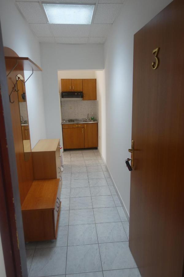 Apartments Galeb Rtina Bagian luar foto