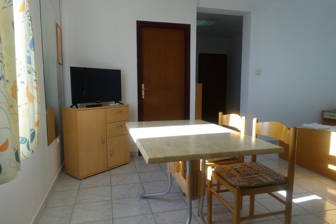 Apartments Galeb Rtina Bagian luar foto