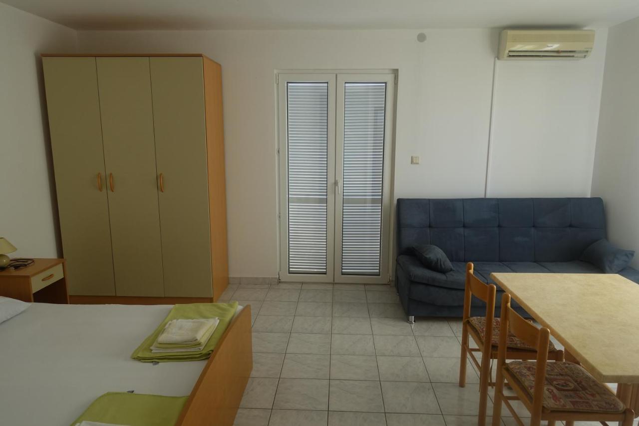 Apartments Galeb Rtina Bagian luar foto