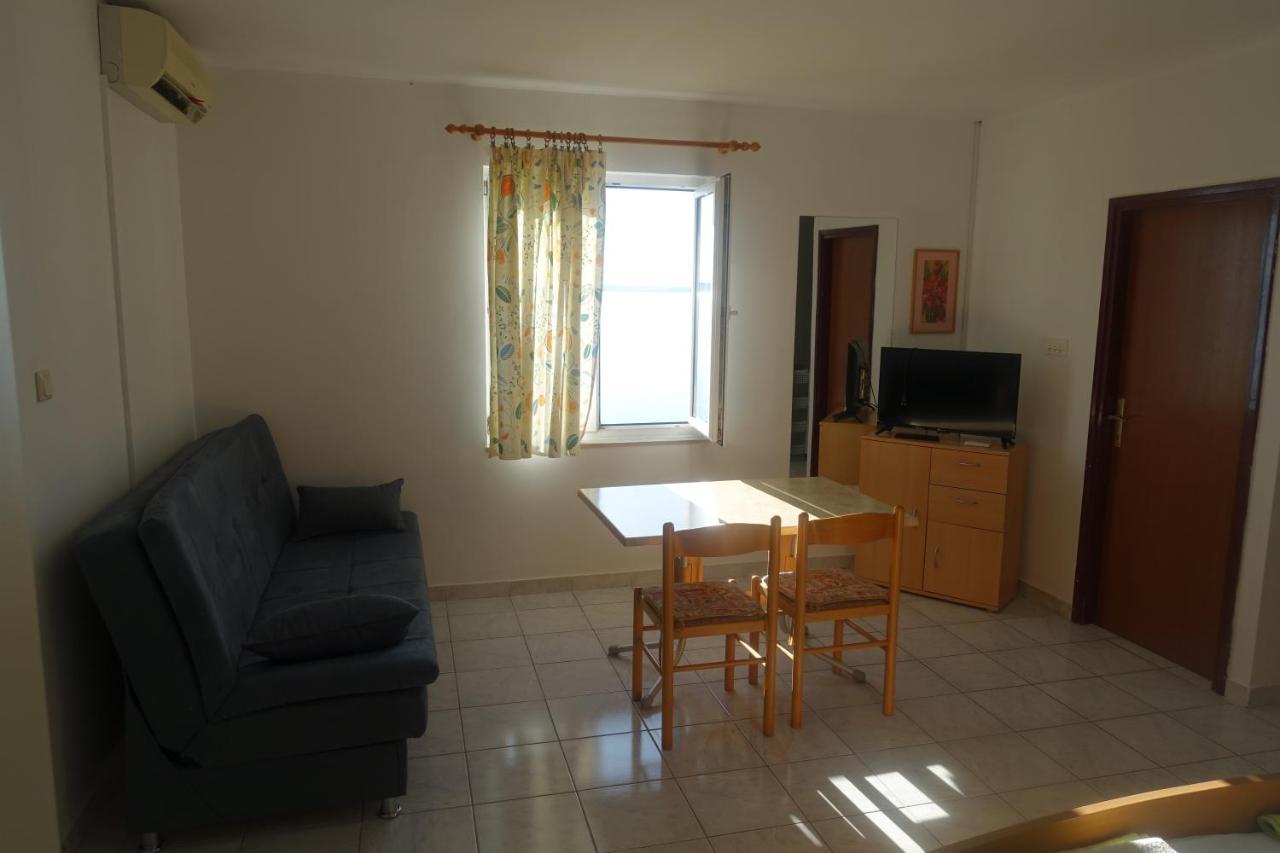 Apartments Galeb Rtina Bagian luar foto